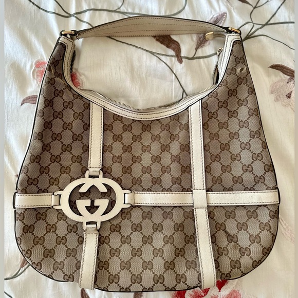 Gucci Classic Monogram with White GG Design Shoulder Bag - Picture 2 of 8